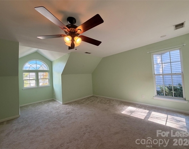 11911 Royal Castle Court - Photo Thumbnail 6