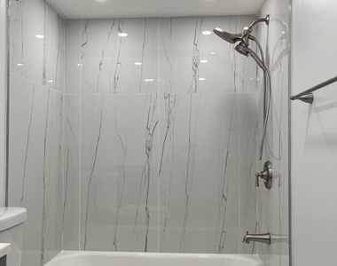 2830 Somerset Drive - Photo Thumbnail 9