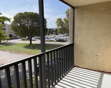 2830 Somerset Drive - Photo Thumbnail 15
