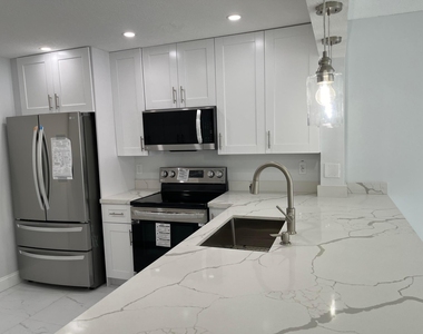 2830 Somerset Drive - Photo Thumbnail 1