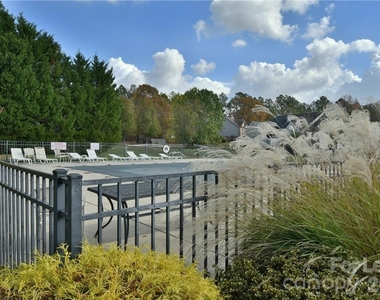 603 Lexington Drive - Photo Thumbnail 28