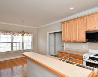 603 Lexington Drive - Photo Thumbnail 14