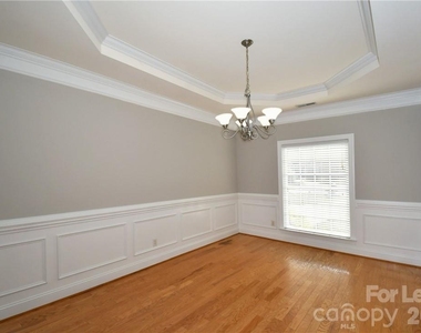 603 Lexington Drive - Photo Thumbnail 2