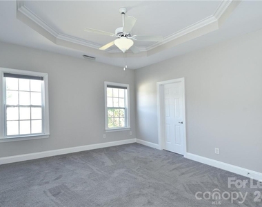 603 Lexington Drive - Photo Thumbnail 6