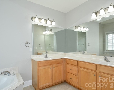 603 Lexington Drive - Photo Thumbnail 8