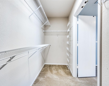 1409 Ash Street - Photo Thumbnail 2
