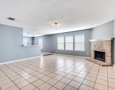 1409 Ash Street - Photo Thumbnail 7