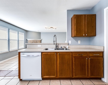 1409 Ash Street - Photo Thumbnail 9