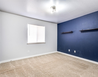 1409 Ash Street - Photo Thumbnail 16