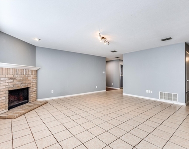 1409 Ash Street - Photo Thumbnail 6