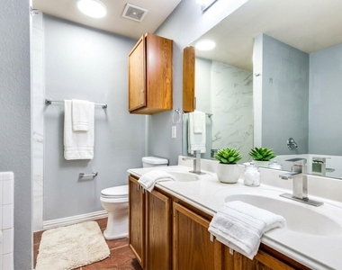 1409 Ash Street - Photo Thumbnail 13