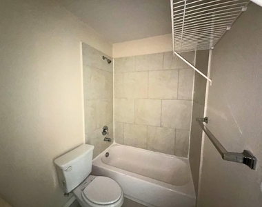 721 E College Street - Photo Thumbnail 10