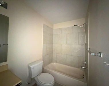 721 E College Street - Photo Thumbnail 7