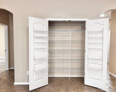 5204 Bear Valley Drive - Photo Thumbnail 15