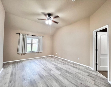 5204 Bear Valley Drive - Photo Thumbnail 13