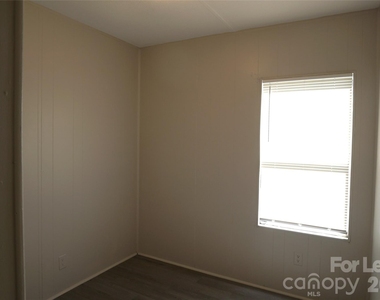 2689 Robinson Road - Photo Thumbnail 7