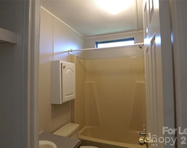 2689 Robinson Road - Photo Thumbnail 8