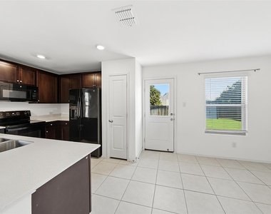 1380 Beach Drive - Photo Thumbnail 10