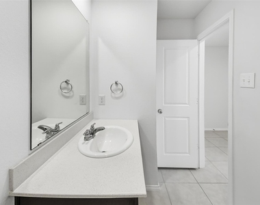 1380 Beach Drive - Photo Thumbnail 19
