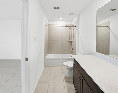 1380 Beach Drive - Photo Thumbnail 14
