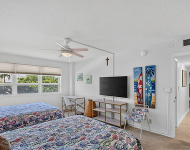 133 N Pompano Beach Boulevard - Photo Thumbnail 21