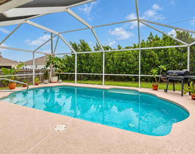 103 Sw Pilsner Circle - Photo Thumbnail 24