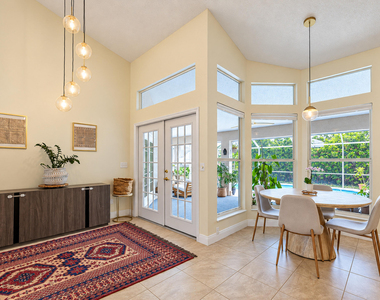 103 Sw Pilsner Circle - Photo Thumbnail 12