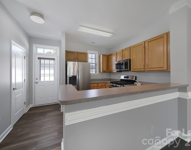 635 Old Meeting Way - Photo Thumbnail 8