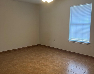 3272 Tesoro Loop - Photo Thumbnail 5