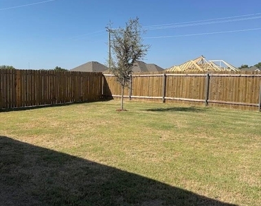 529 Jameson Street - Photo Thumbnail 21