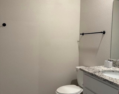 529 Jameson Street - Photo Thumbnail 10