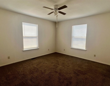 115 N Denton Street - Photo Thumbnail 5