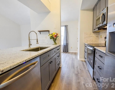3203 Green Meadow Way - Photo Thumbnail 6