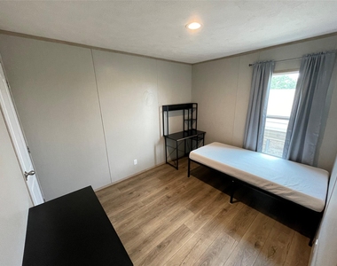 131 Vista Drive - Photo Thumbnail 15