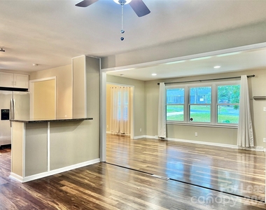 2117 Tarlton Drive - Photo Thumbnail 10