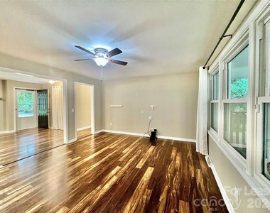 2117 Tarlton Drive - Photo Thumbnail 8