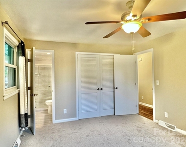 2117 Tarlton Drive - Photo Thumbnail 16