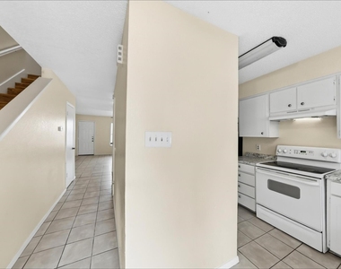 1006 Bland Drive - Photo Thumbnail 2