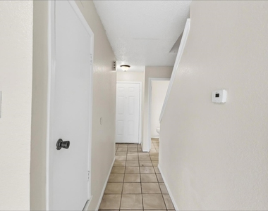 1006 Bland Drive - Photo Thumbnail 5