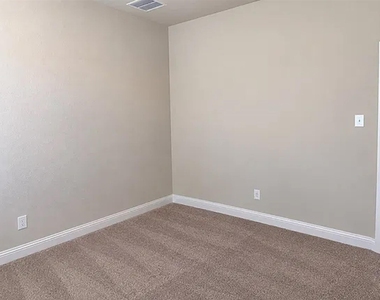 10631 Anna Island Drive - Photo Thumbnail 7