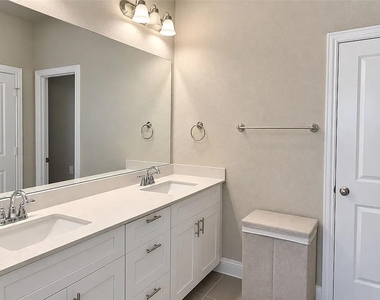 10631 Anna Island Drive - Photo Thumbnail 5