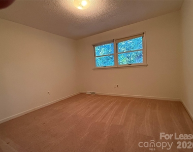 8806 Crestwood Drive - Photo Thumbnail 31
