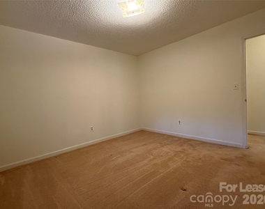 8806 Crestwood Drive - Photo Thumbnail 24