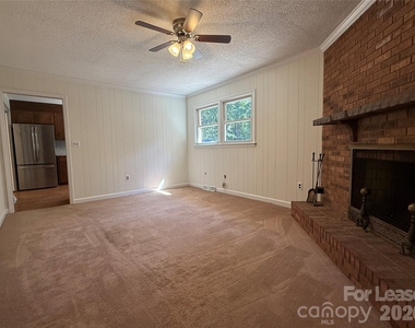 8806 Crestwood Drive - Photo Thumbnail 23