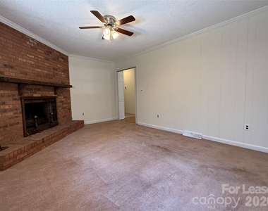 8806 Crestwood Drive - Photo Thumbnail 22