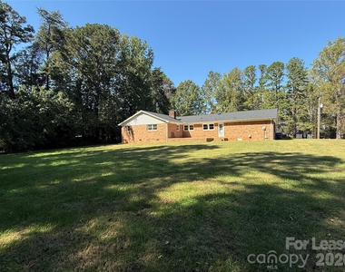 8806 Crestwood Drive - Photo Thumbnail 41