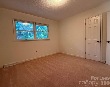 8806 Crestwood Drive - Photo Thumbnail 34