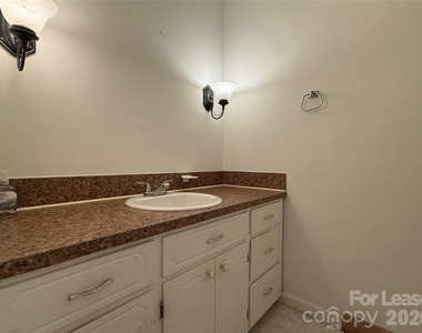 8806 Crestwood Drive - Photo Thumbnail 29