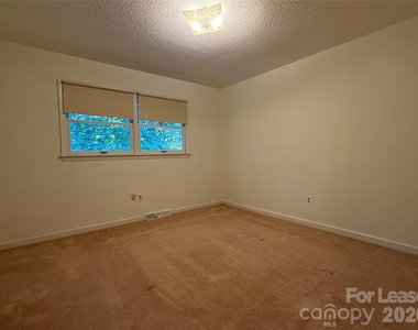 8806 Crestwood Drive - Photo Thumbnail 27