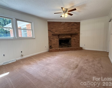 8806 Crestwood Drive - Photo Thumbnail 21